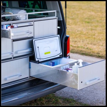 02 Drawer system for veterinarians.jpg